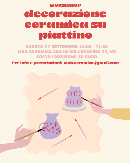 Decorazione ceramica su piattino